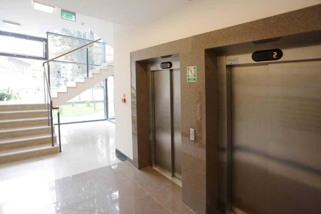 Ekskluzywny Apartament W Centrum Z Balkonem I Parkingiem Краков Экстерьер фото